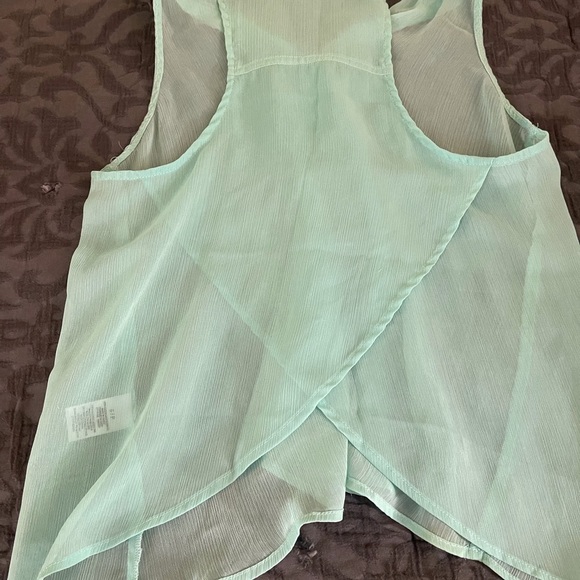 Sheer Light Green Aero Top - Picture 2 of 3